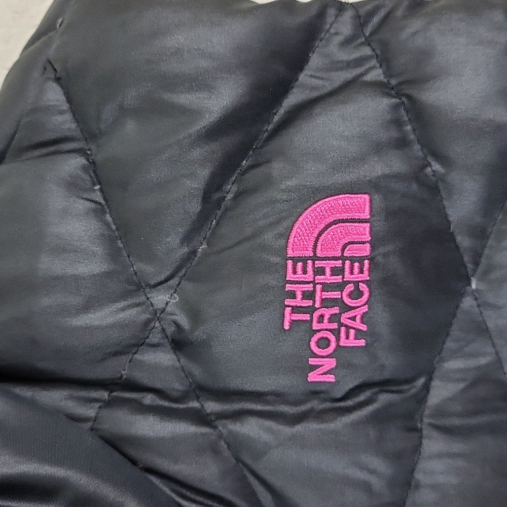 Women's The North Face Breast Cancer Awareness Puffer Down Vest Size Large - Picture 2 of 7